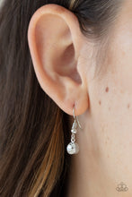 Laden Sie das Bild in den Galerie-Viewer, A Diamond A Day - Brown