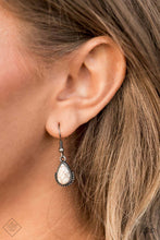 Load image into Gallery viewer, Simply Santa Fe Fashion Fix 4/20