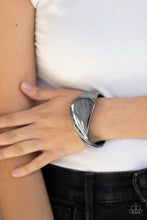 Cargar imagen en el visor de la galería, Retro Reflections - Black Bracelet Paparazzi Accessories - SC Bling Boutique