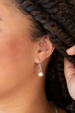 Cargar imagen en el visor de la galería, Knockout Queen - White - SC Bling Boutique