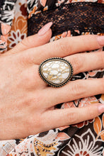 Load image into Gallery viewer, Simply Santa Fe Fashion Fix 11/21
