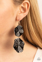 Cargar imagen en el visor de la galería, In Your Wildest FAN-tasy - black - Paparazzi earring