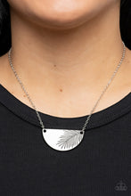 Laden Sie das Bild in den Galerie-Viewer, Cool, PALM, and Collected - silver - Paparazzi necklace