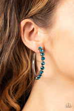 Laden Sie das Bild in den Galerie-Viewer, Photo Finish blue earring