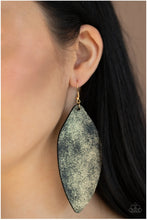 Laden Sie das Bild in den Galerie-Viewer, Serenely Smattered - Gold - Black Leather - Earrings - SC Bling Boutique