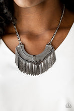 Laden Sie das Bild in den Galerie-Viewer, Impressively Incan Black Necklace Paparazzi - SC Bling Boutique