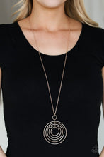 Laden Sie das Bild in den Galerie-Viewer, Running Circles In My Mind Rose Gold Necklace - SC Bling Boutique