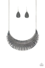 Cargar imagen en el visor de la galería, Large As Life Silver Necklace - SC Bling Boutique