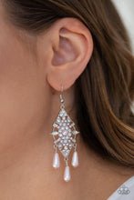 Laden Sie das Bild in den Galerie-Viewer, Majestic Mood Pink Earring - SC Bling Boutique