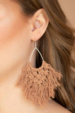 Laden Sie das Bild in den Galerie-Viewer, Oh MACRAME, Oh My Brown Earring - SC Bling Boutique