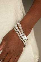 Laden Sie das Bild in den Galerie-Viewer, Sugary Shimmer White Bracelet - SC Bling Boutique