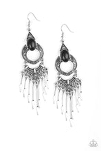 Laden Sie das Bild in den Galerie-Viewer, Southern Spearhead - Black Earring - SC Bling Boutique