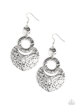 Laden Sie das Bild in den Galerie-Viewer, Shimmer Suite - Silver Earring - SC Bling Boutique