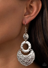 Laden Sie das Bild in den Galerie-Viewer, Shimmer Suite - Silver Earring - SC Bling Boutique