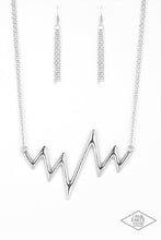 Laden Sie das Bild in den Galerie-Viewer, In A Heartbeat Silver Necklace - SC Bling Boutique