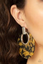 Laden Sie das Bild in den Galerie-Viewer, Metro Zoo Yellow Earring - SC Bling Boutique