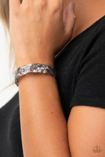 Cargar imagen en el visor de la galería, It’s Getting Haute In Here - Black Bracelet - SC Bling Boutique