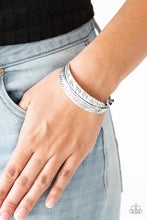 Cargar imagen en el visor de la galería, Tran-QUILL-ity Dilver Bracelet - SC Bling Boutique