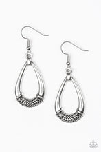 Load image into Gallery viewer, Trending Texture Silver Earring - SC Bling Boutique