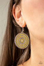 Laden Sie das Bild in den Galerie-Viewer, PINWHEEL and Deal Yellow Earring - SC Bling Boutique