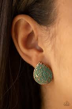 Laden Sie das Bild in den Galerie-Viewer, Seasonal Bliss - Copper Post Earring - SC Bling Boutique