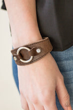 Cargar imagen en el visor de la galería, Western Wrangler Brown Bracelet - SC Bling Boutique